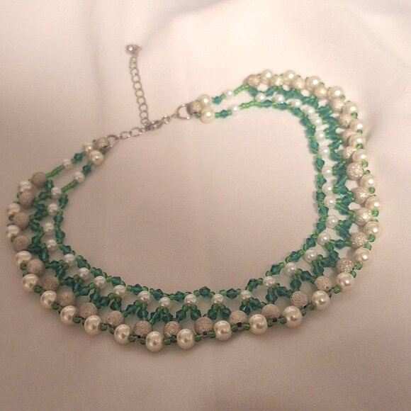 Artisan Beaded Green Glass Crystal White Pearl Metallic Silver Collar Necklace - Picture 1 of 4